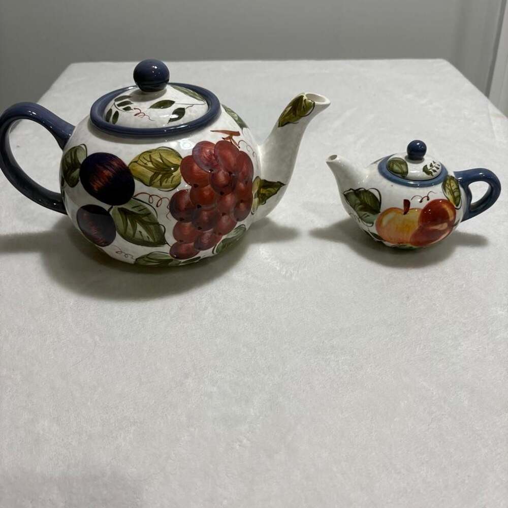 Oneida Hand-Painted Fruit Ceramic Teapot and Mini Teapot Set